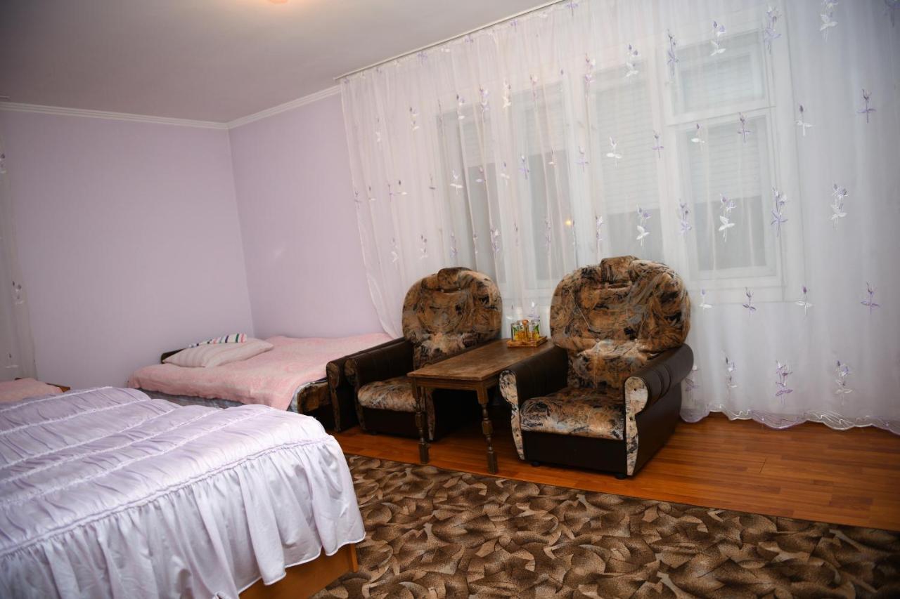 Гостинний Двір Євгенія Hotel Mizhhirya  ภายนอก รูปภาพ
