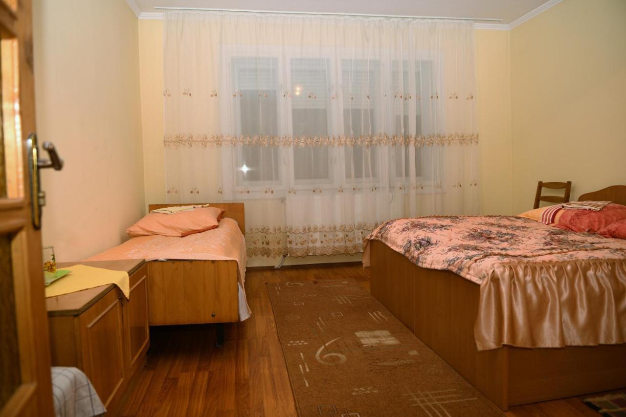 Гостинний Двір Євгенія Hotel Mizhhirya  ภายนอก รูปภาพ